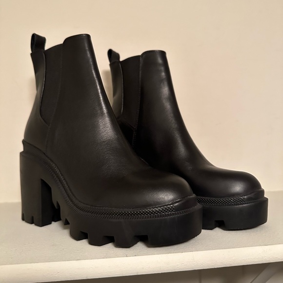Steve Madden Roxie black boots 8.5 - Never worn outside - Picture 3 of 12